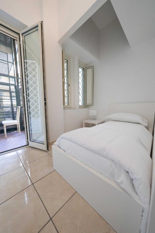 Chiaia Apartment San Pasquale By Dimorra Nápoles Exterior foto